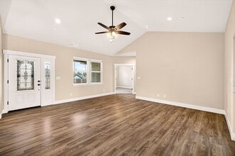 1605 Gate Ln in Paradise, CA - Building Photo - Building Photo
