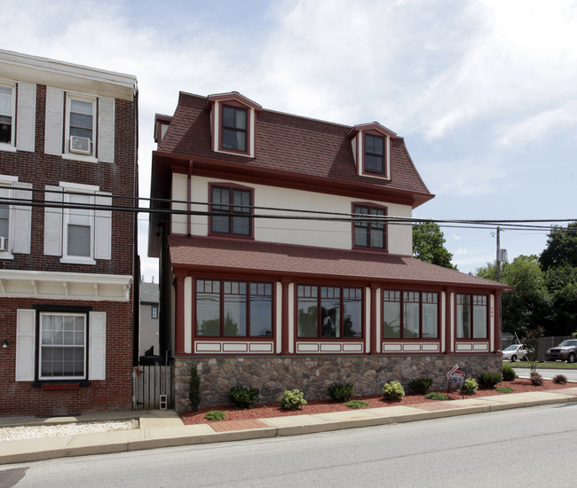 304 E King St in Malvern, PA - Building Photo - Building Photo