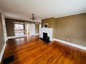 1109 Sunset Ln in Columbia, MO - Building Photo - Building Photo