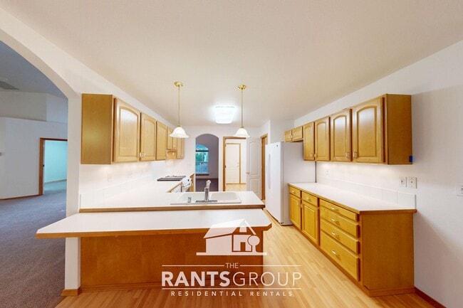 6026 Cooper Point Rd NW in Olympia, WA - Building Photo - Building Photo