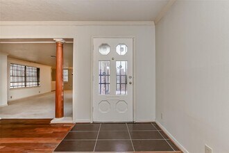 6831 Reed Rd in Houston, TX - Building Photo - Building Photo