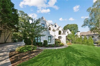 675 Falls Lake Dr in Alpharetta, GA - Building Photo - Building Photo
