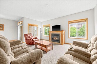 3864 Abercrombie Ln in Stillwater, MN - Building Photo - Building Photo
