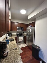 43 Pitman St, Unit 201 in Somerville, MA - Foto de edificio - Building Photo