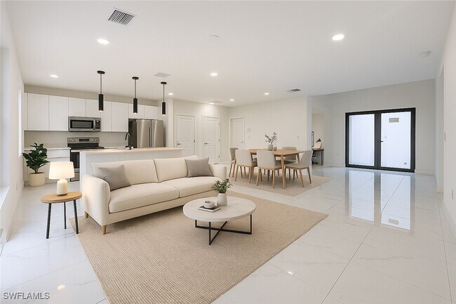 3304 67th St W in Lehigh Acres, FL - Building Photo - Building Photo