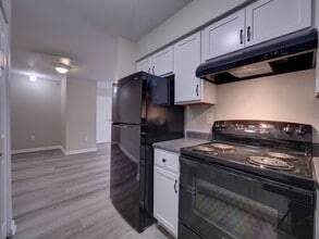 Highland Club Apartments in Watervliet, NY - Building Photo - Building Photo