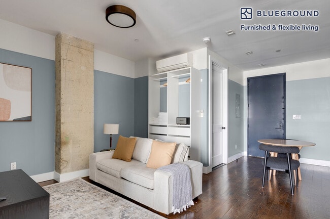 187 Kent Ave in Brooklyn, NY - Building Photo - Building Photo