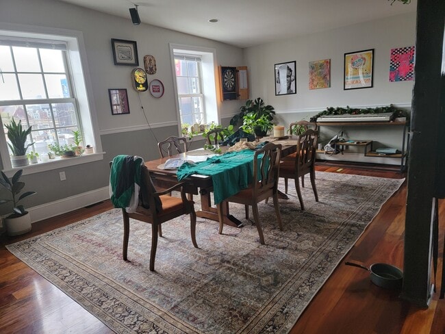 19 W Girard Ave, Unit 3 Front