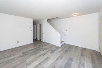 114 Colonial Ct in Summerville, SC - Building Photo - Building Photo