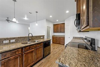 2102 Oliver St in Greenville, TX - Building Photo - Building Photo