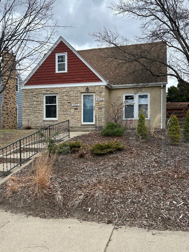 property at 5923 Chicago Ave