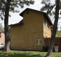 4960 Brooks St in Riverside, CA - Foto de edificio - Building Photo