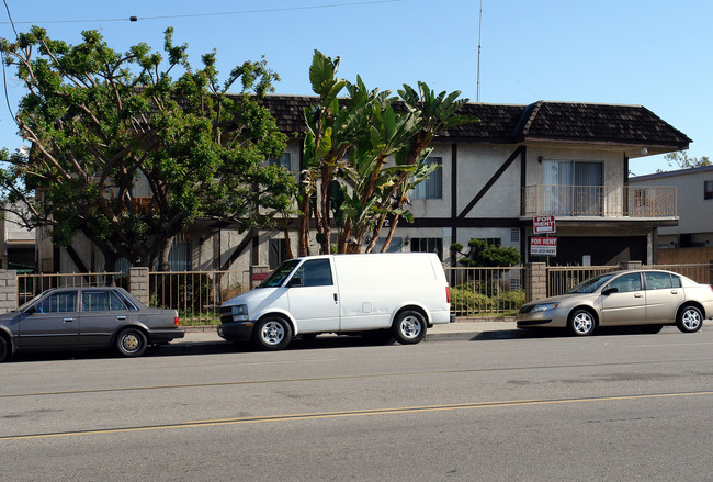 229 W Regent St in Inglewood, CA - Building Photo - Building Photo