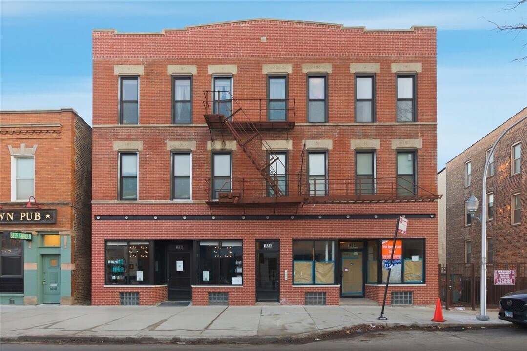 1654 W Cortland St in Chicago, IL - Building Photo