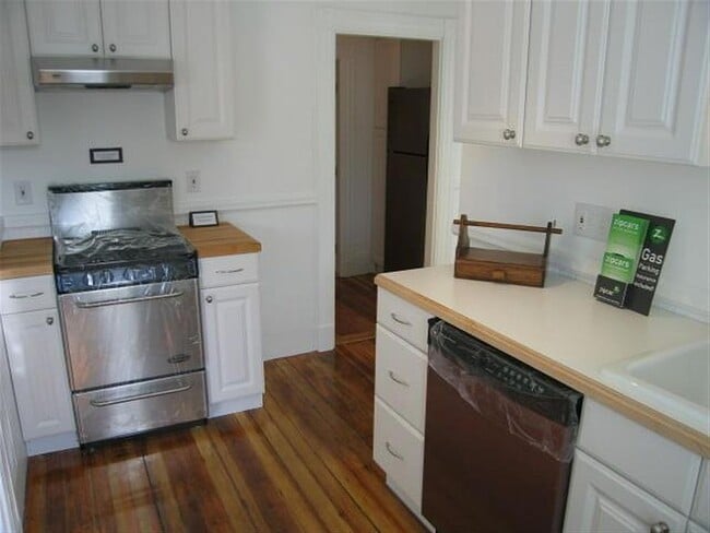 68 Waterhouse St, Unit 2 in Somerville, MA - Foto de edificio - Building Photo