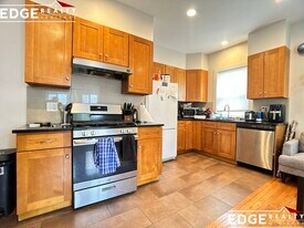 44 Newcastle Rd in Boston, MA - Building Photo