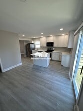 647 Saltzman Rd in Severna Park, MD - Foto de edificio - Building Photo