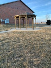 402 N Oak St, Unit C05 in Creston, IA - Building Photo - Building Photo