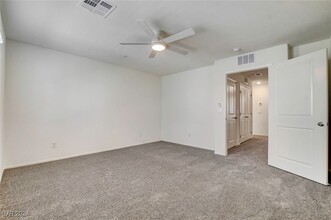 6927 Stafford Hl St in Las Vegas, NV - Building Photo - Building Photo