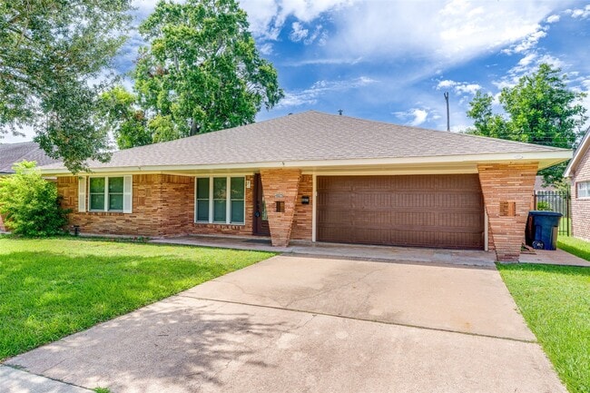 property at 4025 Silverwood Dr
