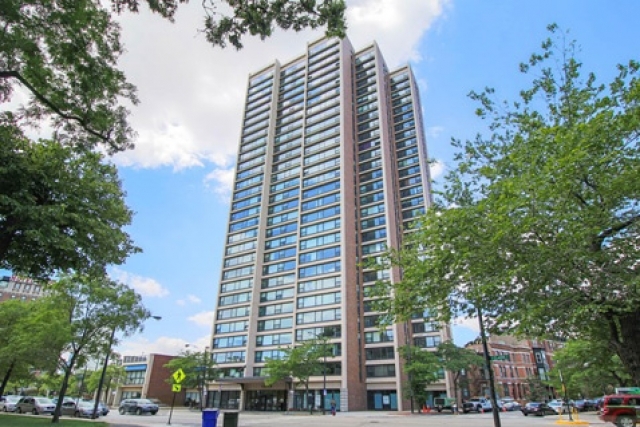 1850 N Clark St, Unit 306 in Chicago, IL - Building Photo