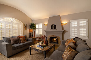 2141 W 83rd -Furnished + Utilities Paid! in Los Angeles, CA - Building Photo