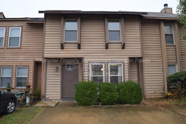 property at 1412 Woodscape Ln