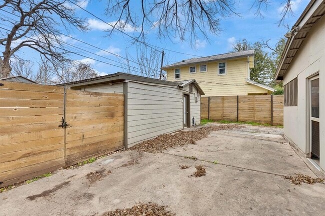 2318-B Willow St in Austin, TX - Building Photo - Building Photo