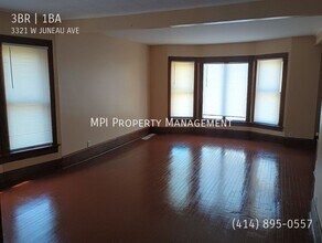 3321 W Juneau Ave in Milwaukee, WI - Building Photo - Building Photo
