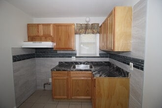 22458 Tuscany Ave in Eastpointe, MI - Building Photo - Building Photo