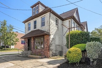 688 N Broad St in Woodbury, NJ - Building Photo - Building Photo