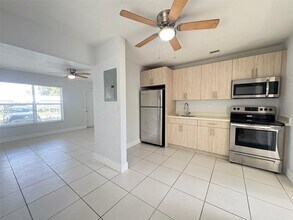 655 SW 6th St in Hallandale Beach, FL - Building Photo - Building Photo