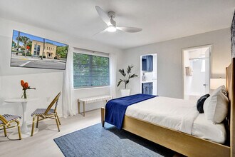 101 Lucerne Ave, Unit SI FL2-ID1504075P in Lake Worth Beach, FL - Foto de edificio - Building Photo