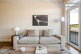 28 Austin St in Newton, MA - Building Photo - Building Photo