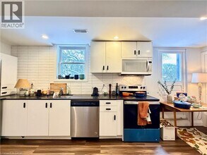 25 Krug St in Kitchener, ON - Building Photo - Building Photo