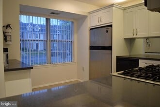 57 Goodwin Dr, Unit 426 in North Brunswick, NJ - Building Photo - Building Photo