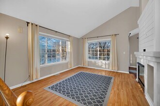 2357 Twilight Dr in Aurora, IL - Building Photo - Building Photo