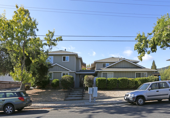 122 Towne Terrace in Los Gatos, CA - Building Photo - Building Photo