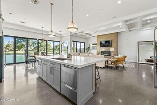 7861 E Vía Marina in Scottsdale, AZ - Building Photo