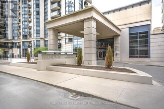 153-2153 Beecroft Rd in Toronto, ON - Building Photo - Building Photo