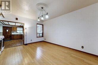 480 Lansdowne Ave in Toronto, ON - Building Photo - Building Photo