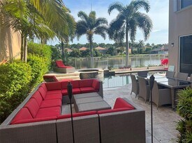 4071 Coontie Ct in Atlantis, FL - Building Photo