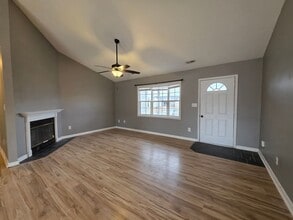 425 Dion Dr in Hubert, NC - Building Photo - Building Photo