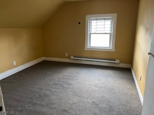 108 N Munn Ave in East Orange, NJ - Building Photo - Building Photo