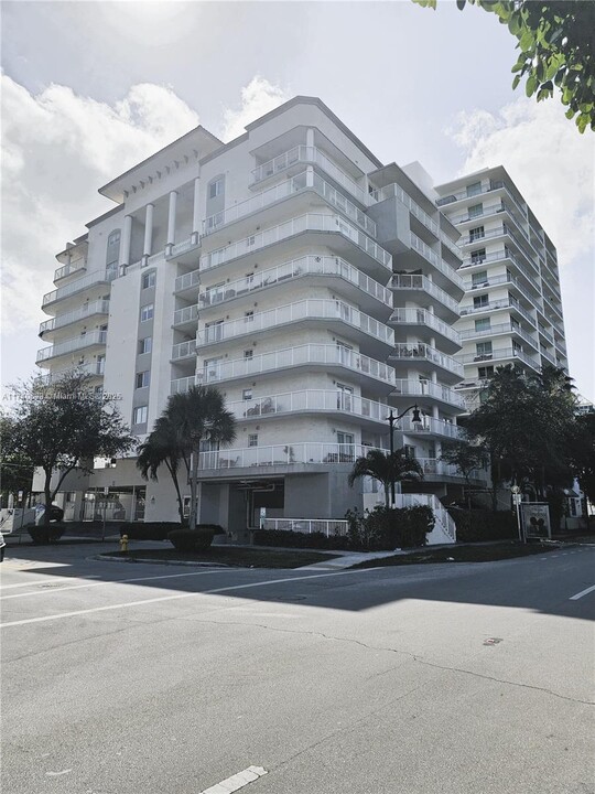 280 SW 20th Rd in Miami, FL - Building Photo