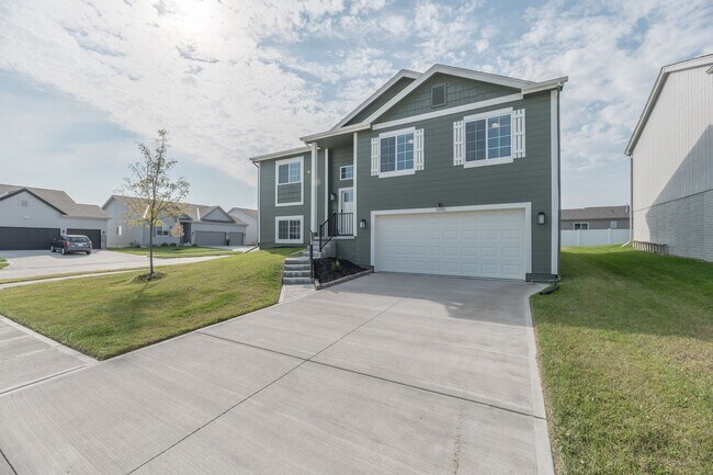 10901 Baker St in Omaha, NE - Building Photo - Building Photo