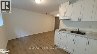 280-280 River Rd E in Wasaga Beach, ON - Building Photo - Building Photo