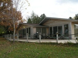 1680 Apache Ln in Nekoosa, WI - Building Photo