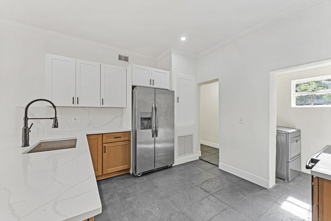 825 N K St in Lake Worth Beach, FL - Building Photo
