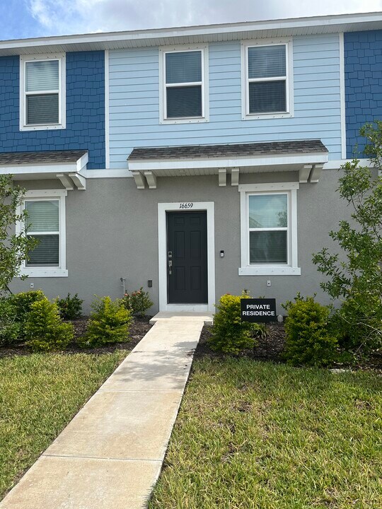 16659 San Nicola Pl in Bradenton, FL - Building Photo